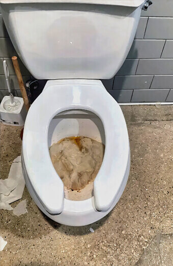 https://blockeddrainsgnangara.com.au/uploads/2025/07/blocked-toilet-27776.jpg